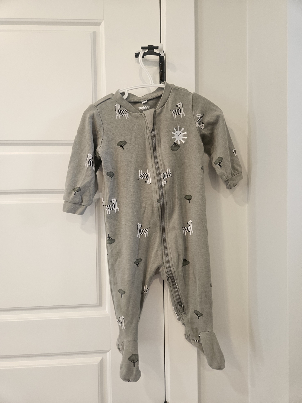 Pekkle 6 momths pjs.
